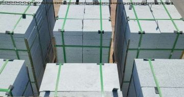 黄冈 芝麻白花岗岩5公分地铺石 花岗岩厂家工厂装车日常