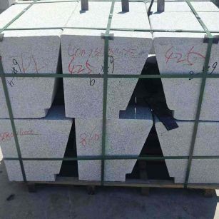 黄冈 芝麻白异形坐凳，石凳