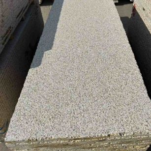 黄冈 黄金麻花岗岩荔枝面毛板，半成品