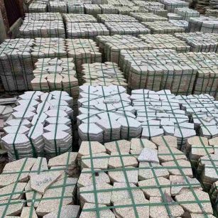 黄冈 黄金麻白麻花岗岩荔枝面地铺石(冰裂纹)