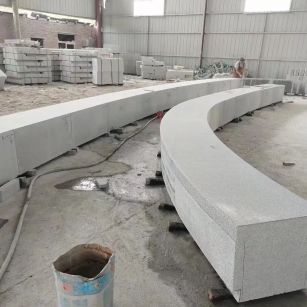 黄冈芝麻白花岗岩石板材 园林光面弧形坐凳