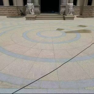 黄冈 黄金麻芝麻灰花岗岩石材地铺拼接效果