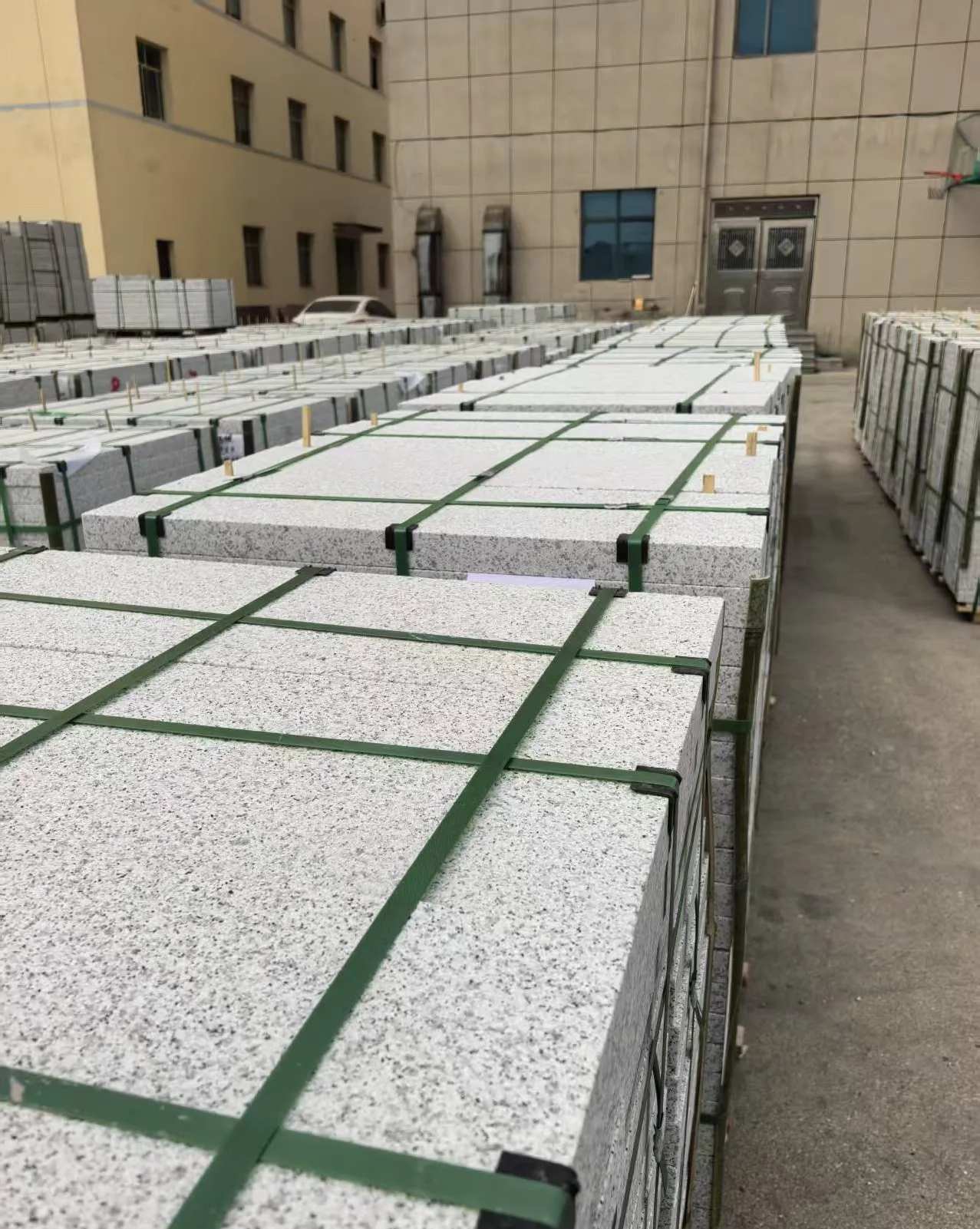 黄冈 白麻花岗岩5.0公分荔枝面地铺石