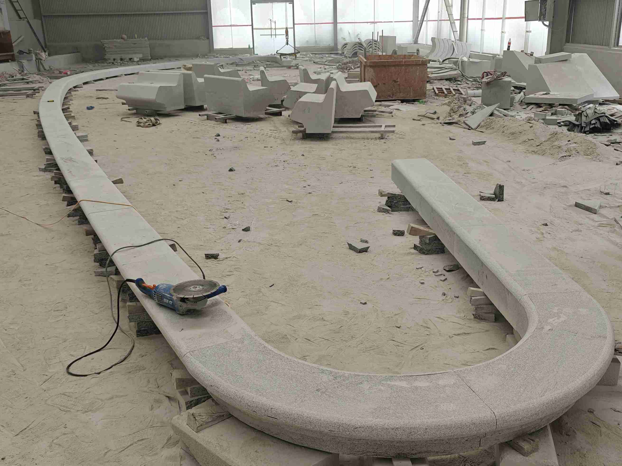 黄冈 芝麻白花岗岩弧形花坛石，坐凳石