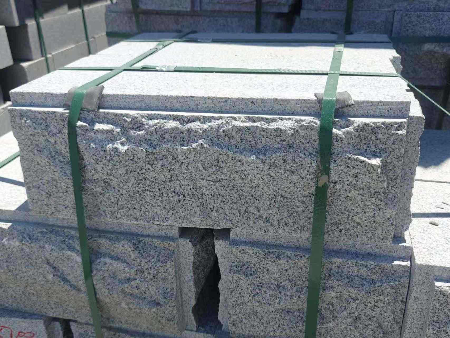 黄冈 芝麻白花岗岩自然面成品