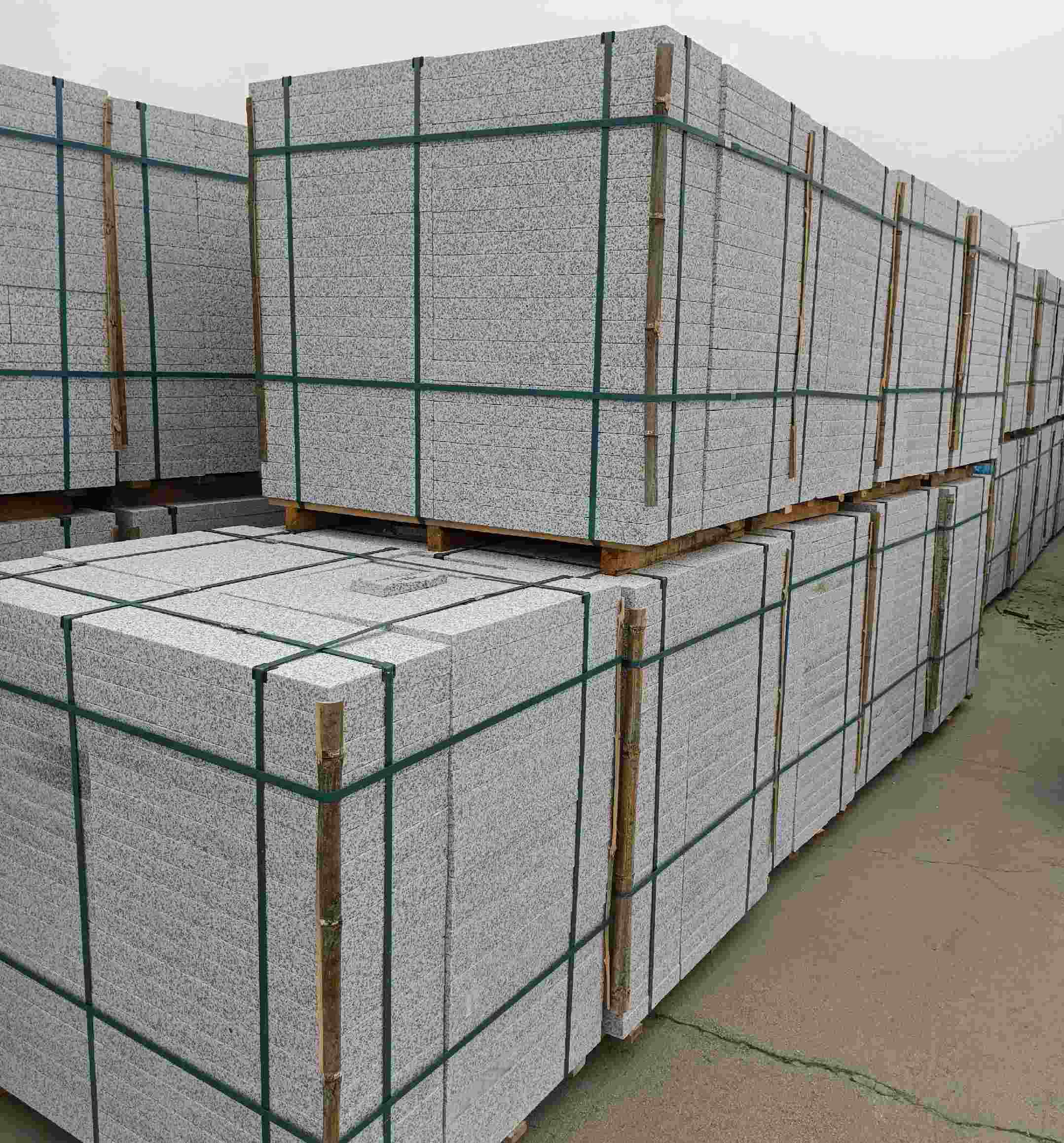 黄冈 白麻花岗岩石材荔枝面地铺石（300*600*50）