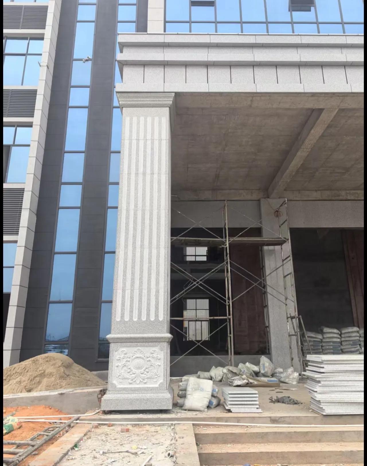 黄冈 芝麻白光面花岗岩门楼大柱（罗马柱）配雕花底座