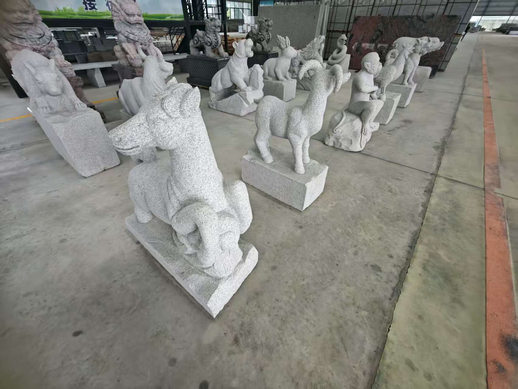 黄冈 芝麻白花岗岩造型立体雕刻——十二生肖