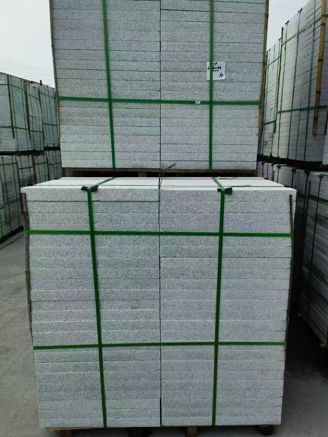 黄冈 芝麻白火烧，园林广场市政工程地铺石，1.8~5.0厚均有现货