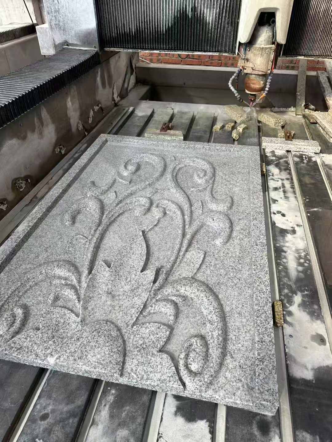 黄冈 白麻别墅干挂雕花板