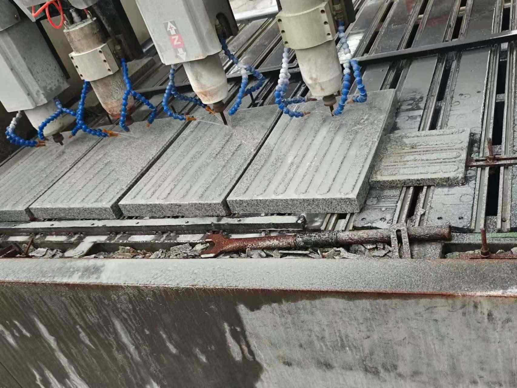 黄冈 芝麻白花岗岩荔枝面盲道雕刻