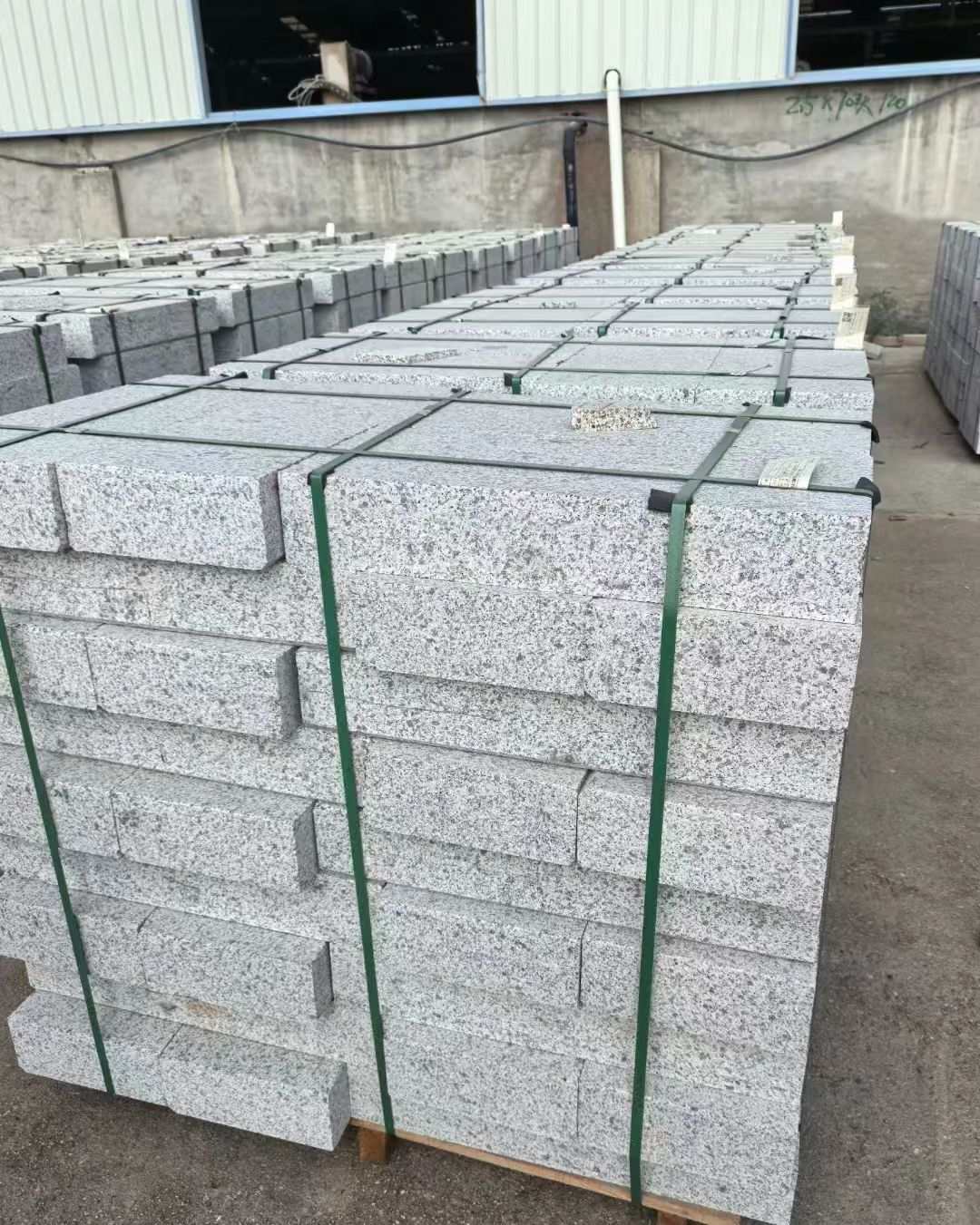 黄冈 白麻花岗岩路沿石，弧形路沿石，道牙石，马路牙子，界石，路缘石，平沿石，直岩石，平缘石等