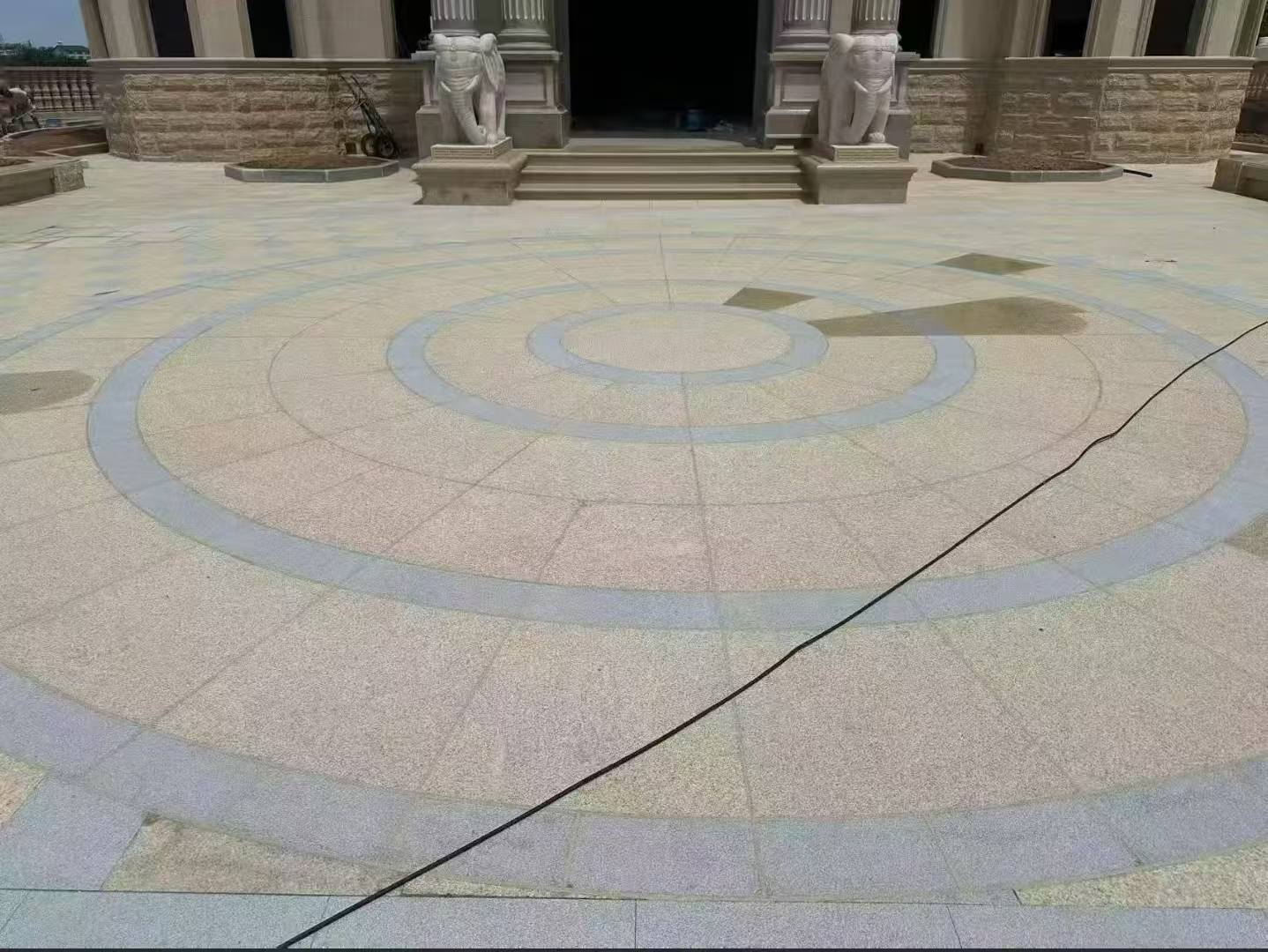 黄冈 黄金麻芝麻灰花岗岩石材地铺拼接效果